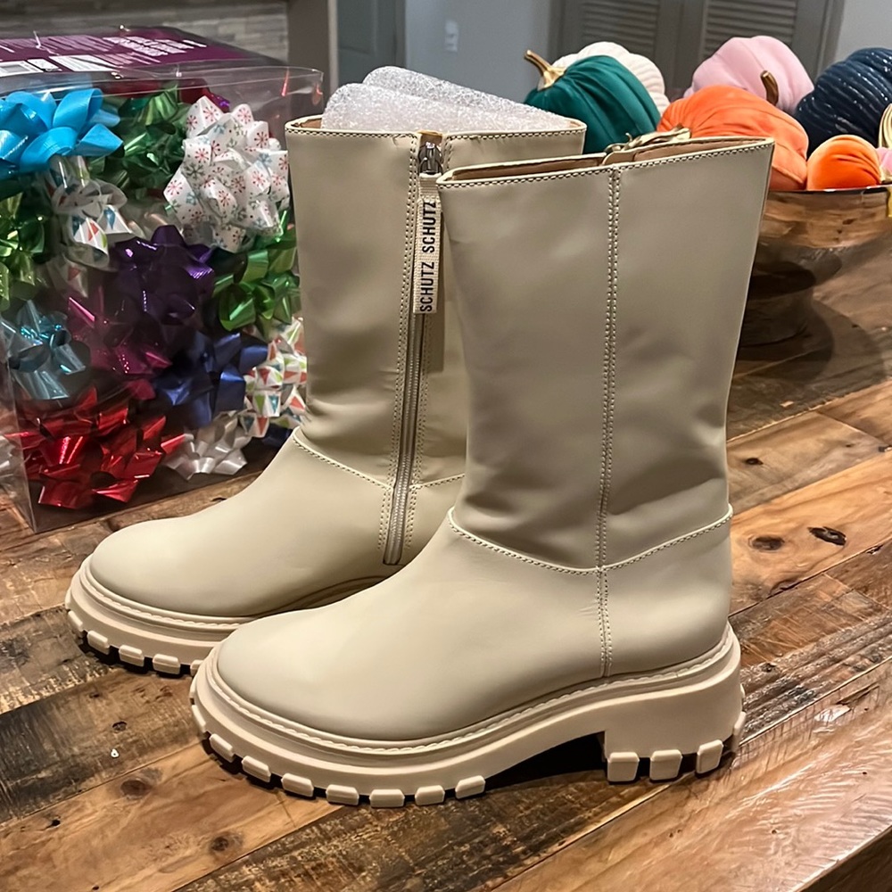 Schutz Juany Boot size 8.5